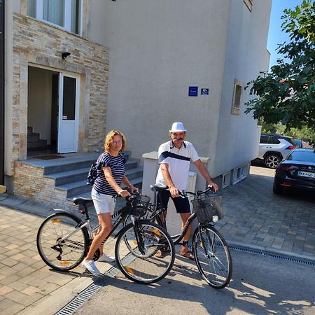 Apartmani Bepo Sveti Filip i Jakov Exterior foto